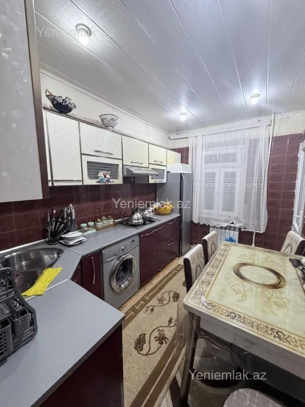 Satılır 3 otaqlı köhnə tikili 70 m²