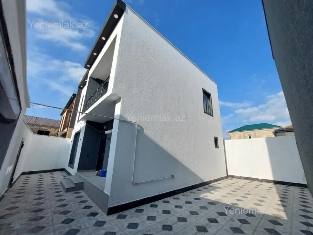 Satılır 4 otaqlı həyət evi 17.5 m²