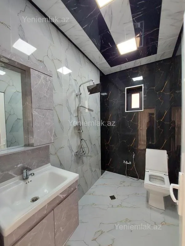 Satılır 4 otaqlı həyət evi 17.5 m²