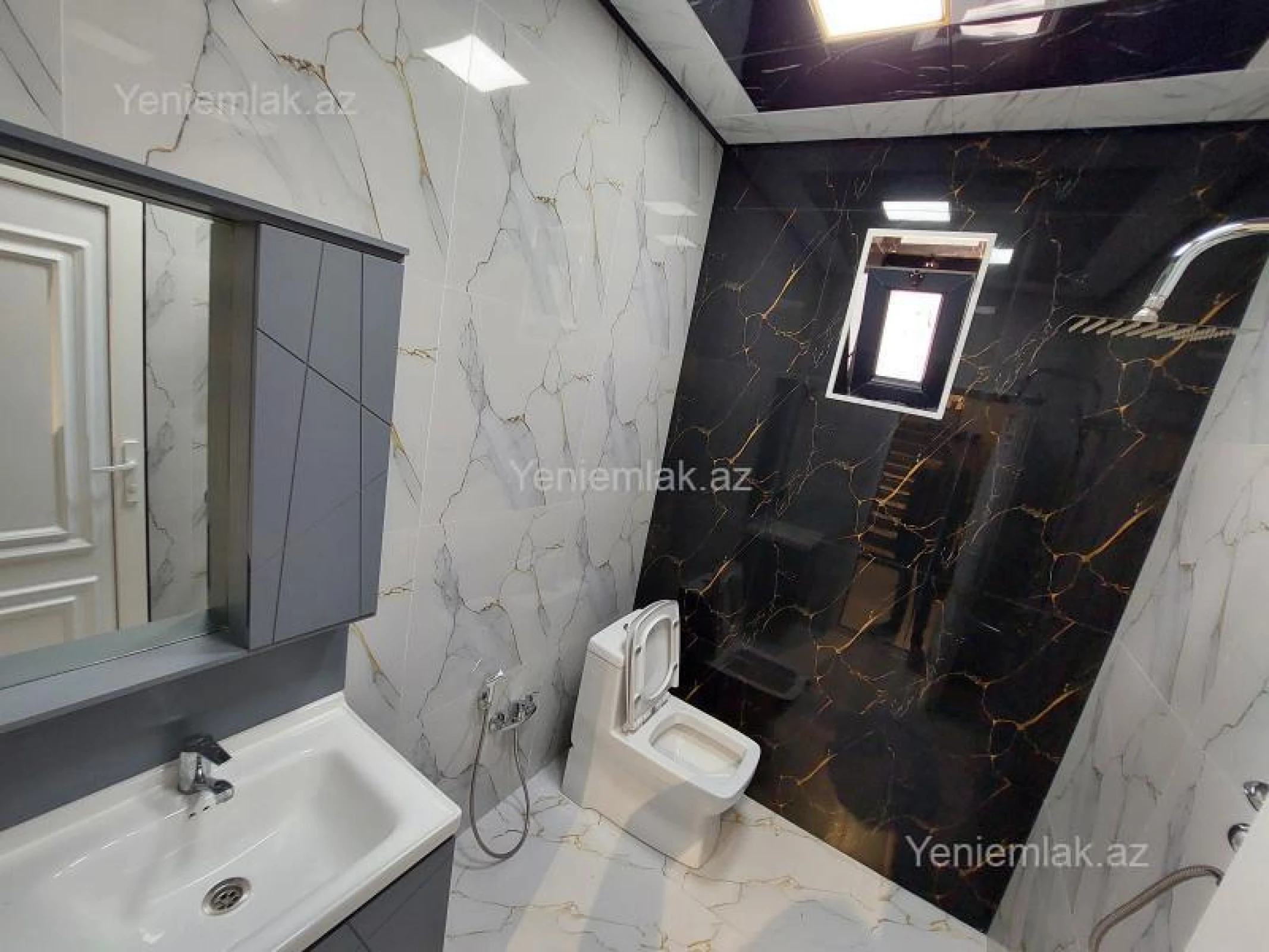 Satılır 4 otaqlı həyət evi 17.5 m²