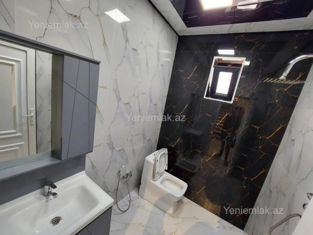 Satılır 4 otaqlı həyət evi 17.5 m²