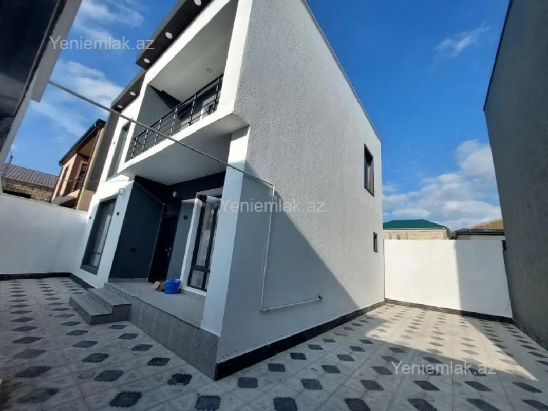 Satılır 4 otaqlı həyət evi 17.5 m²
