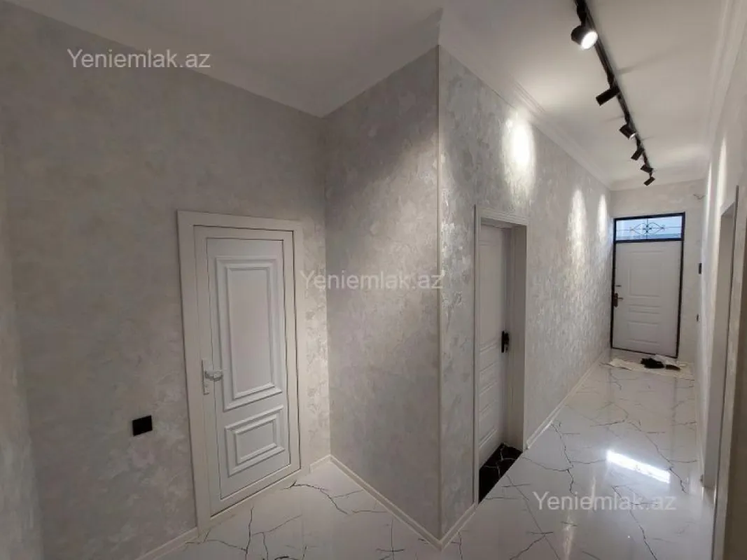 Satılır 4 otaqlı həyət evi 17.5 m²