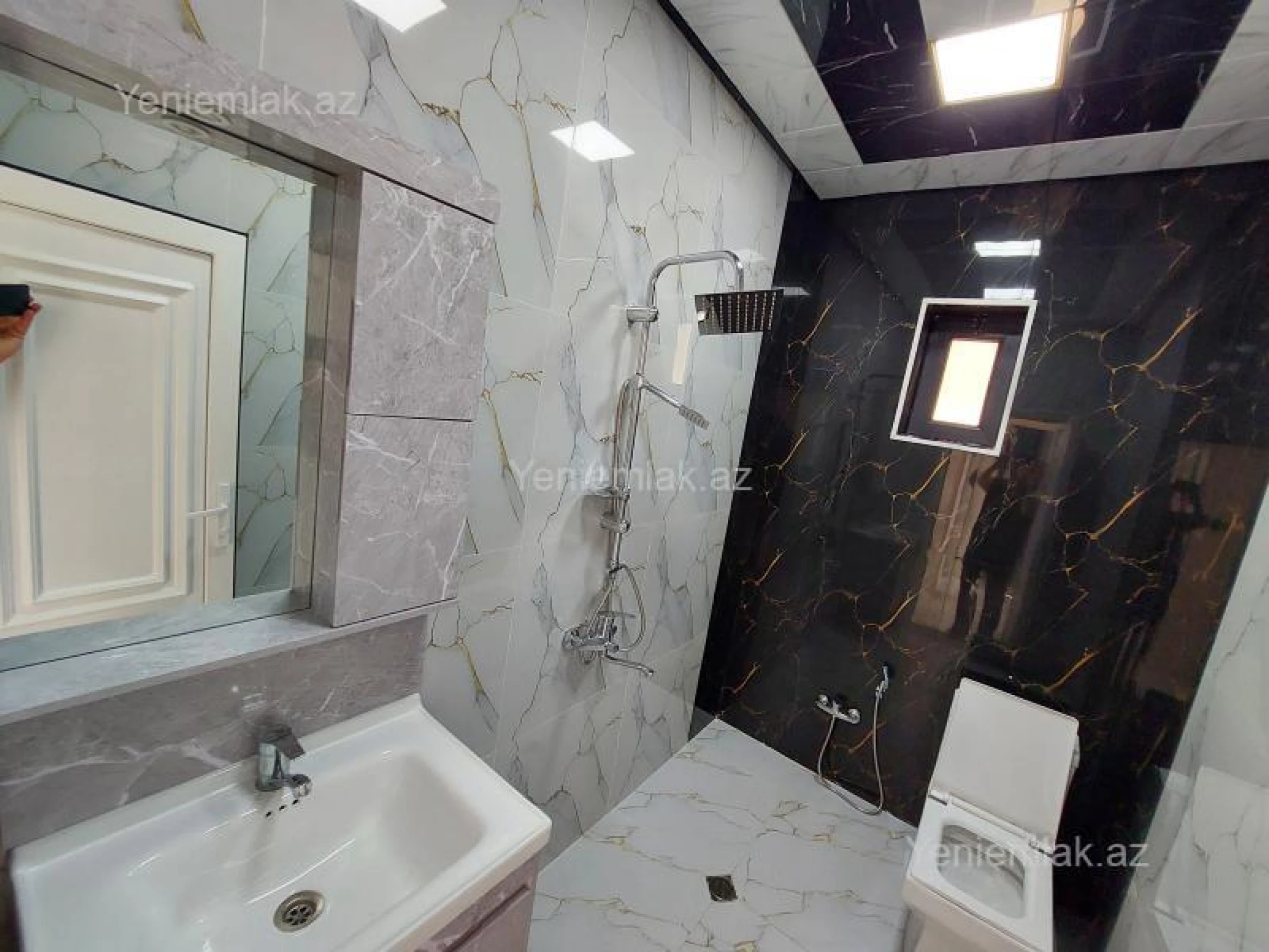 Satılır 4 otaqlı həyət evi 17.5 m²