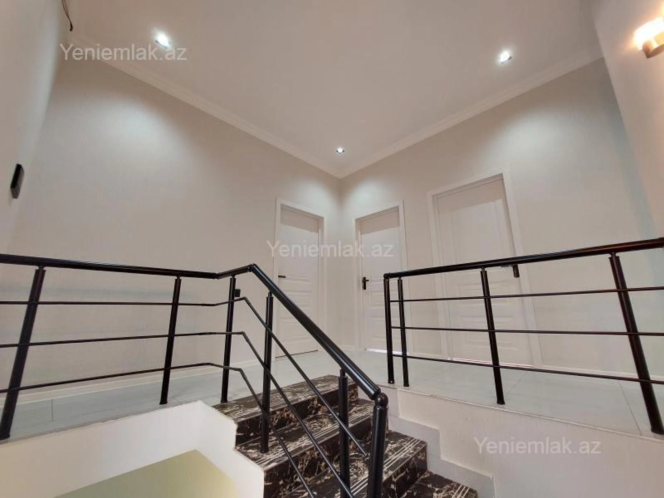 Satılır 4 otaqlı həyət evi 157 m²