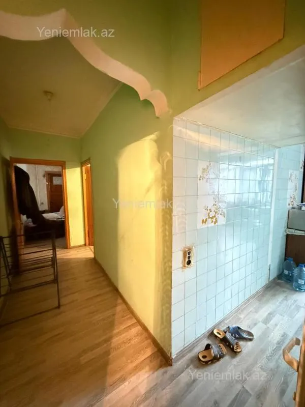 Satılır 2 otaqlı köhnə tikili 65 m²