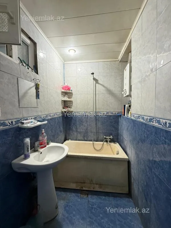 Satılır 2 otaqlı köhnə tikili 65 m²