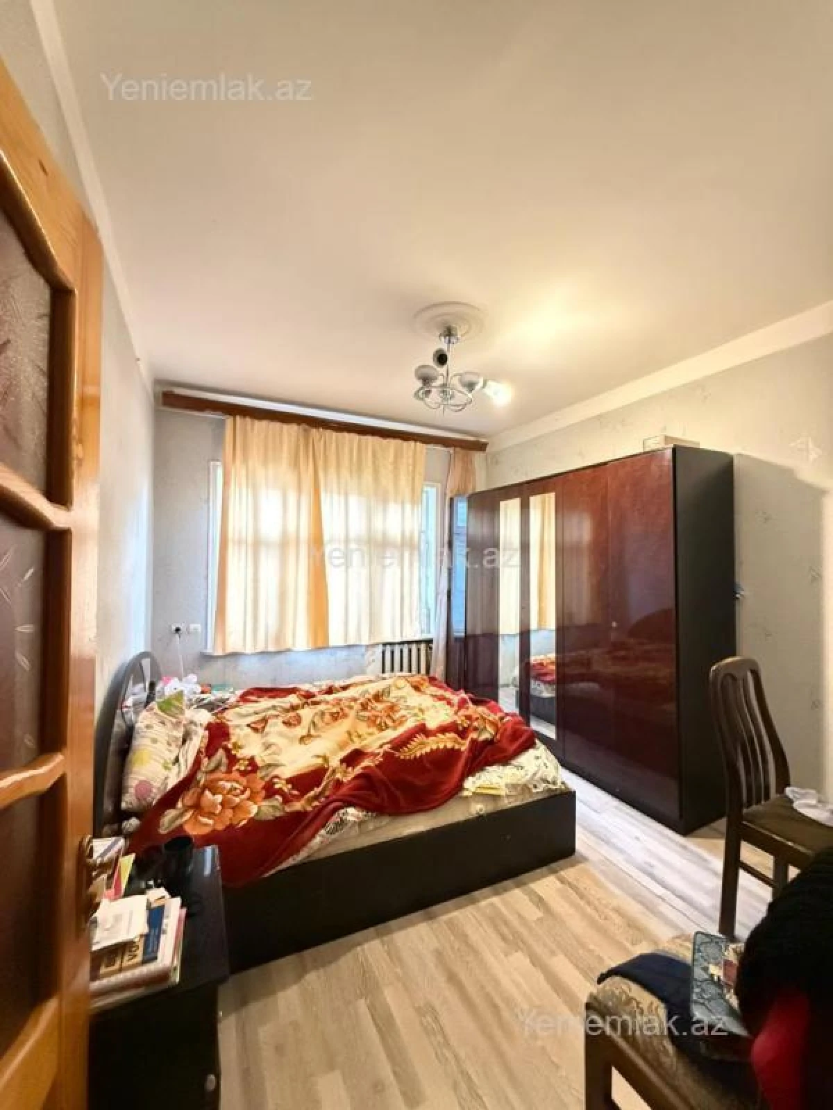 Satılır 2 otaqlı köhnə tikili 65 m²