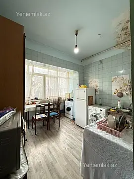 Satılır 2 otaqlı köhnə tikili 65 m²