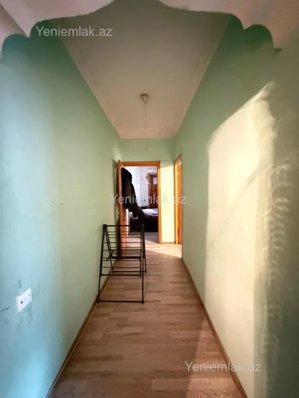 Satılır 2 otaqlı köhnə tikili 65 m²