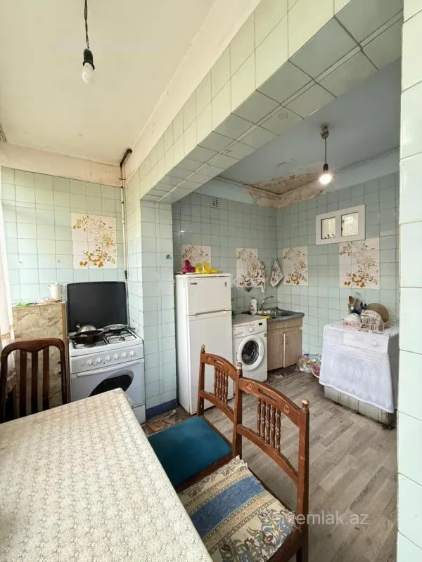 Satılır 2 otaqlı köhnə tikili 65 m²