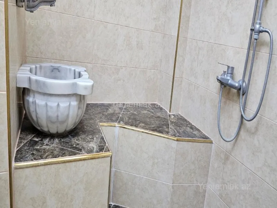 Satılır 3 otaqlı yeni tikili 136 m²