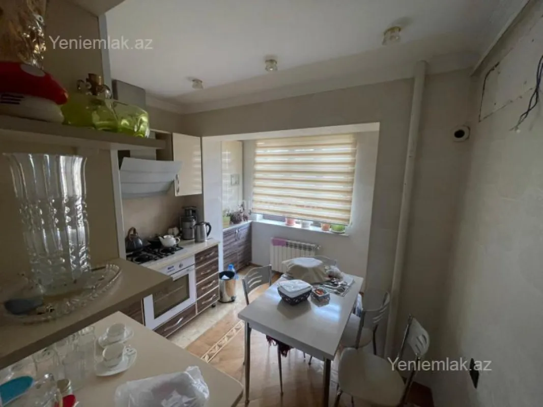 Satılır 2 otaqlı köhnə tikili 60 m²