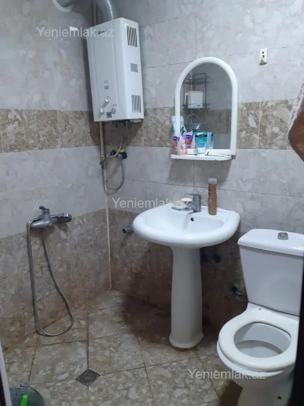 Satılır 1 otaqlı köhnə tikili 40 m²