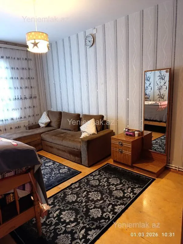 Satılır 3 otaqlı köhnə tikili 70 m²