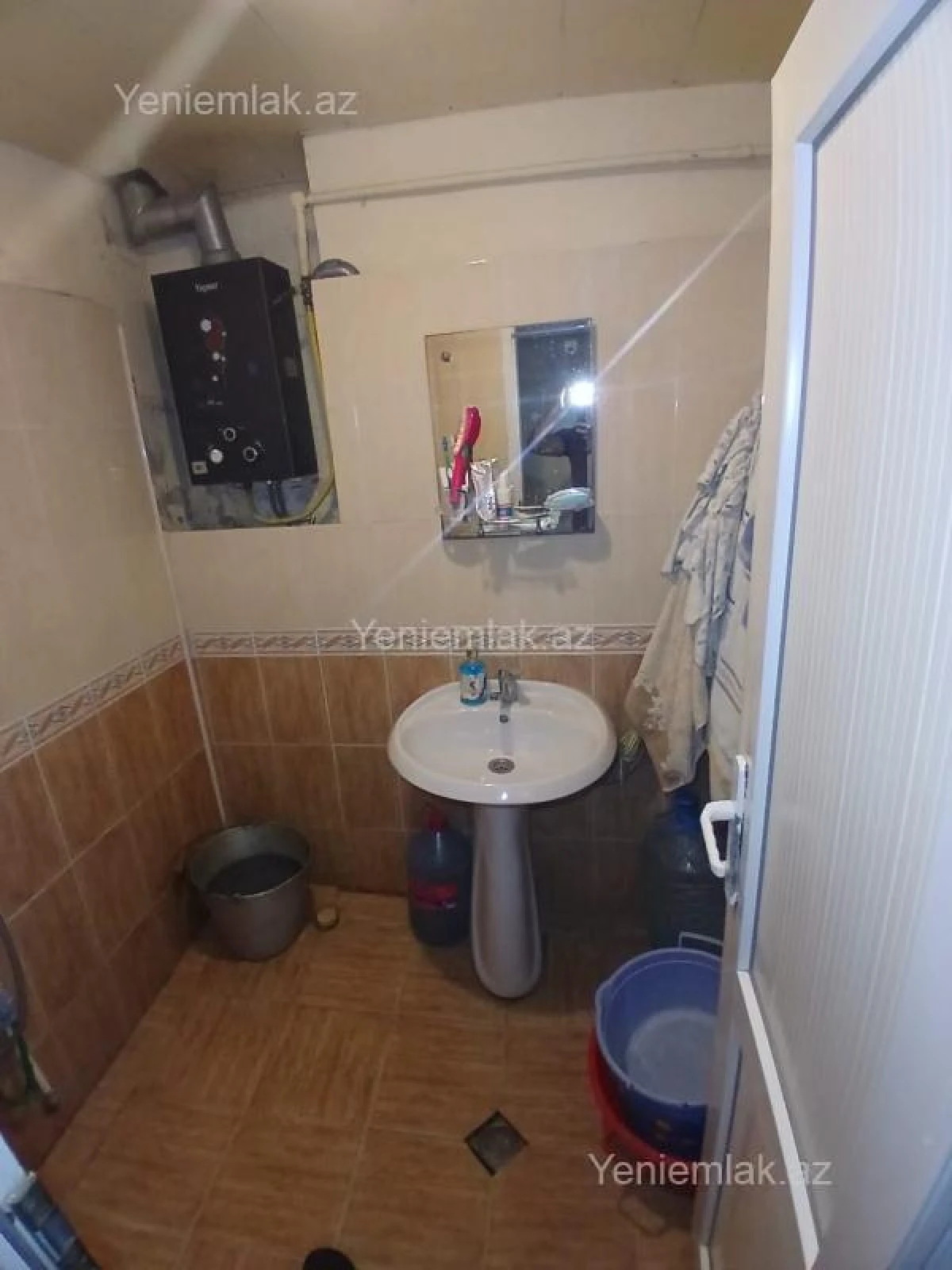 Satılır 2 otaqlı köhnə tikili 52 m²