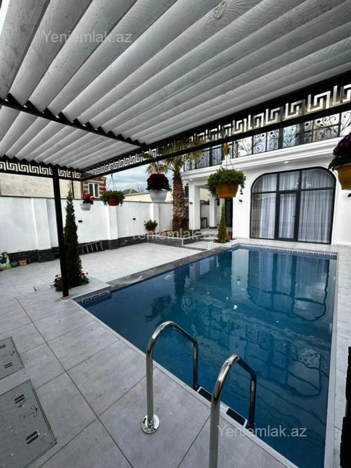 Satılır 4 otaqlı həyət evi 200 m²