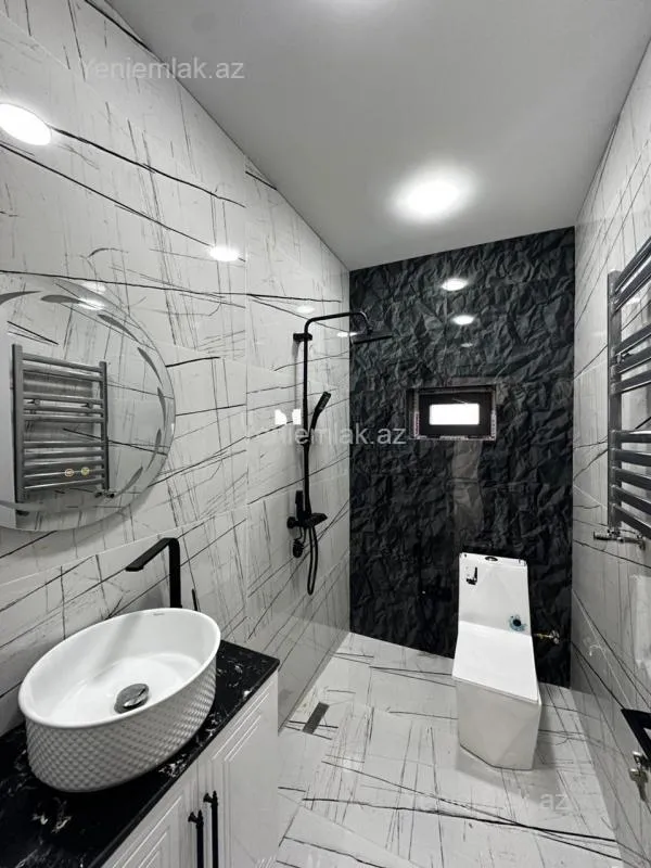 Satılır 4 otaqlı həyət evi 200 m²