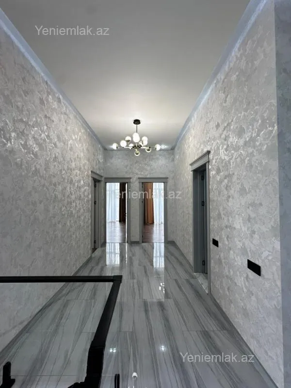 Satılır 4 otaqlı həyət evi 200 m²