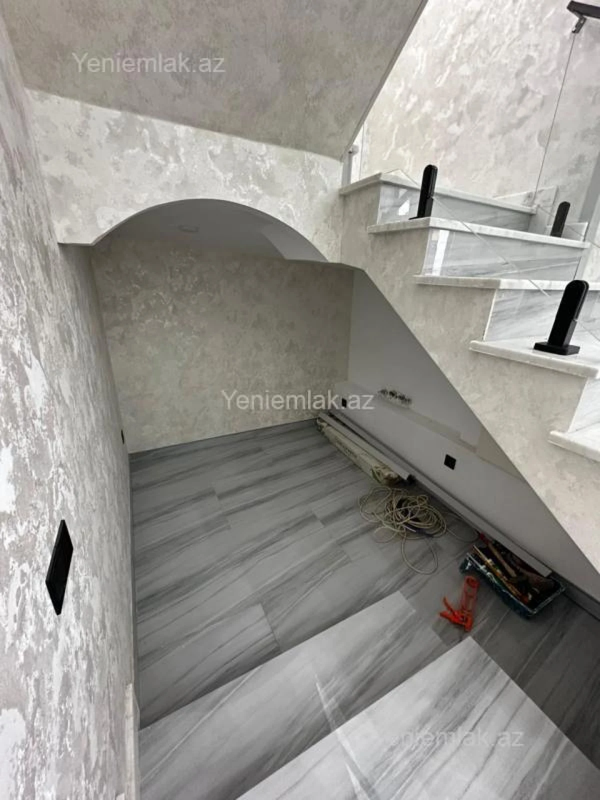 Satılır 4 otaqlı həyət evi 200 m²