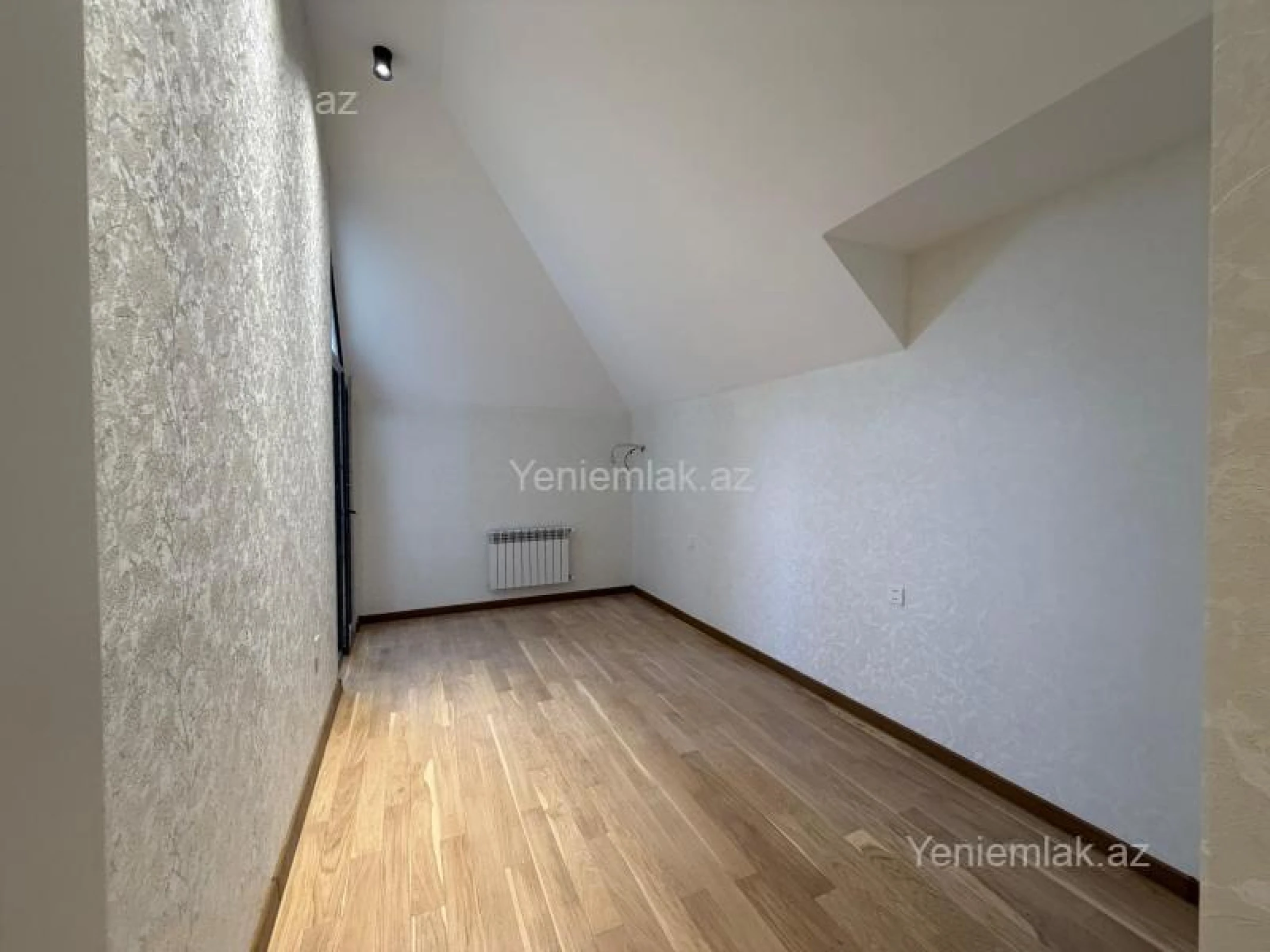 Satılır 2 otaqlı köhnə tikili 53 m²