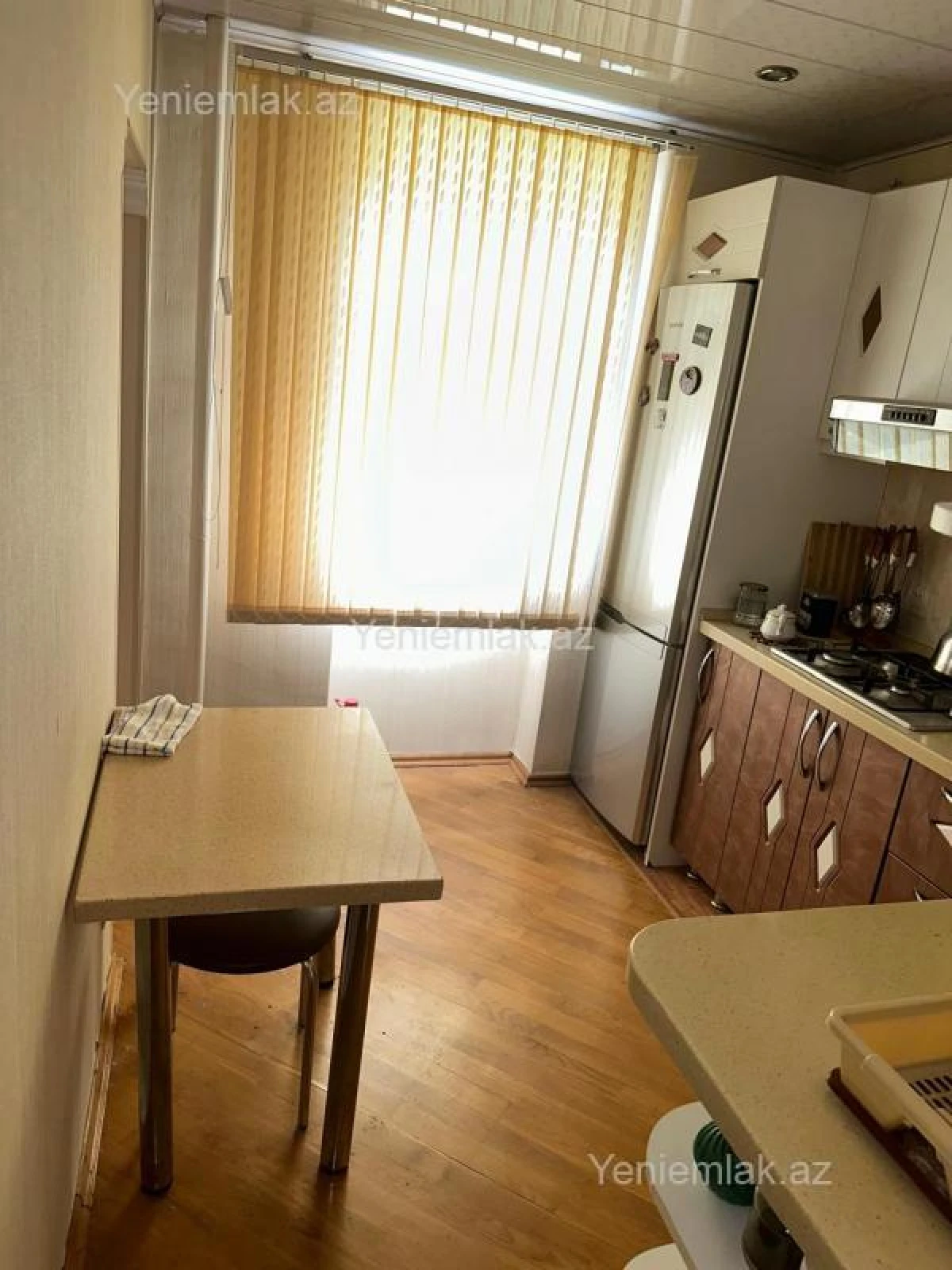 Satılır 2 otaqlı köhnə tikili 65 m²