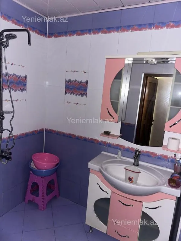 Satılır 2 otaqlı köhnə tikili 65 m²