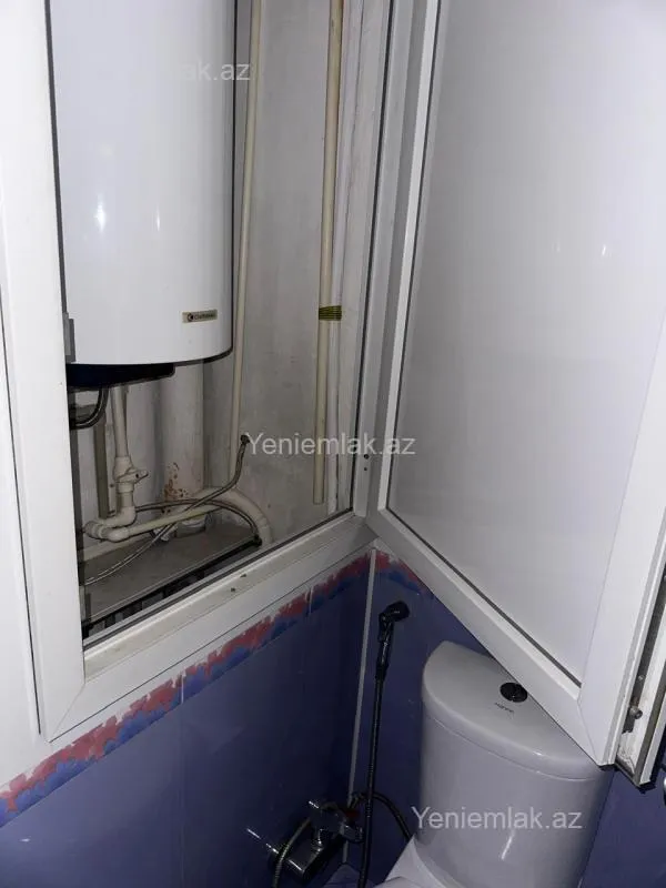 Satılır 2 otaqlı köhnə tikili 65 m²