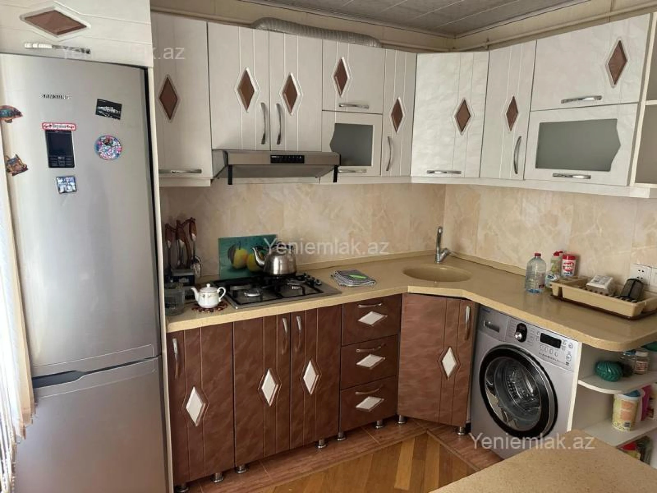 Satılır 2 otaqlı köhnə tikili 65 m²