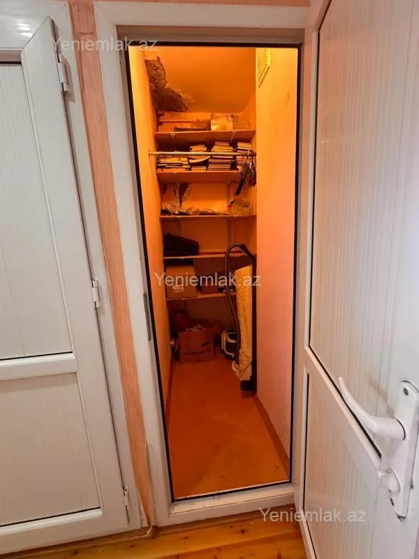 Satılır 2 otaqlı köhnə tikili 55 m²