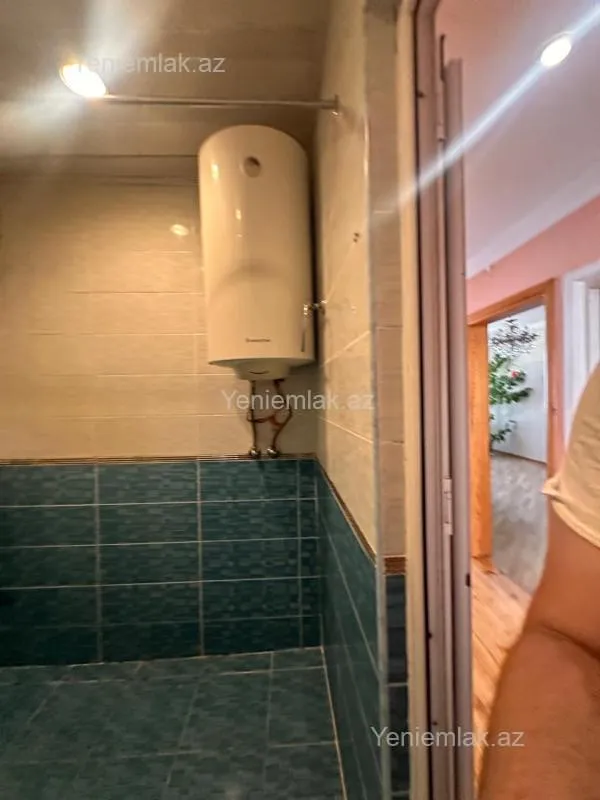 Satılır 2 otaqlı köhnə tikili 55 m²