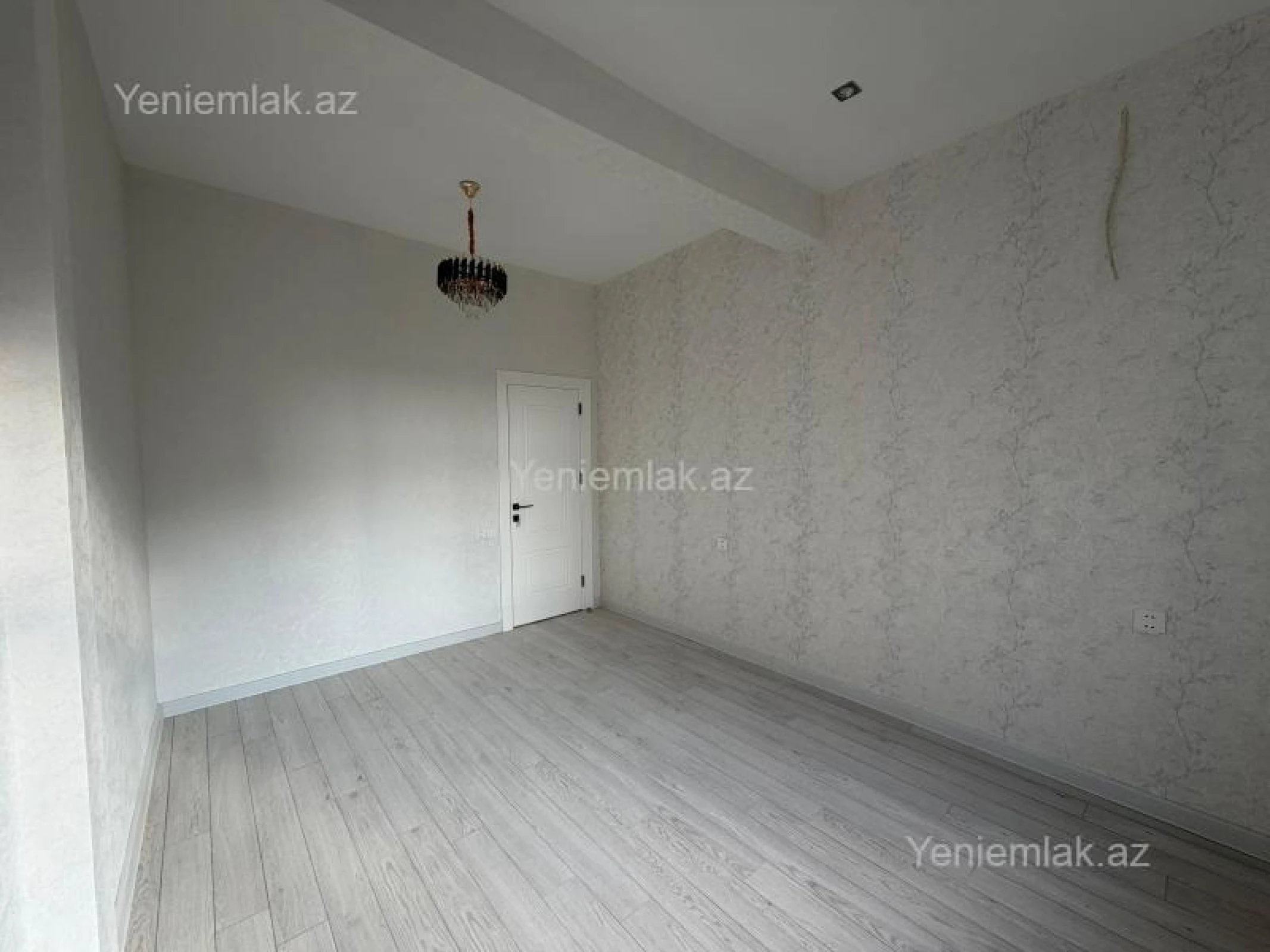 Satılır 2 otaqlı köhnə tikili 56 m²