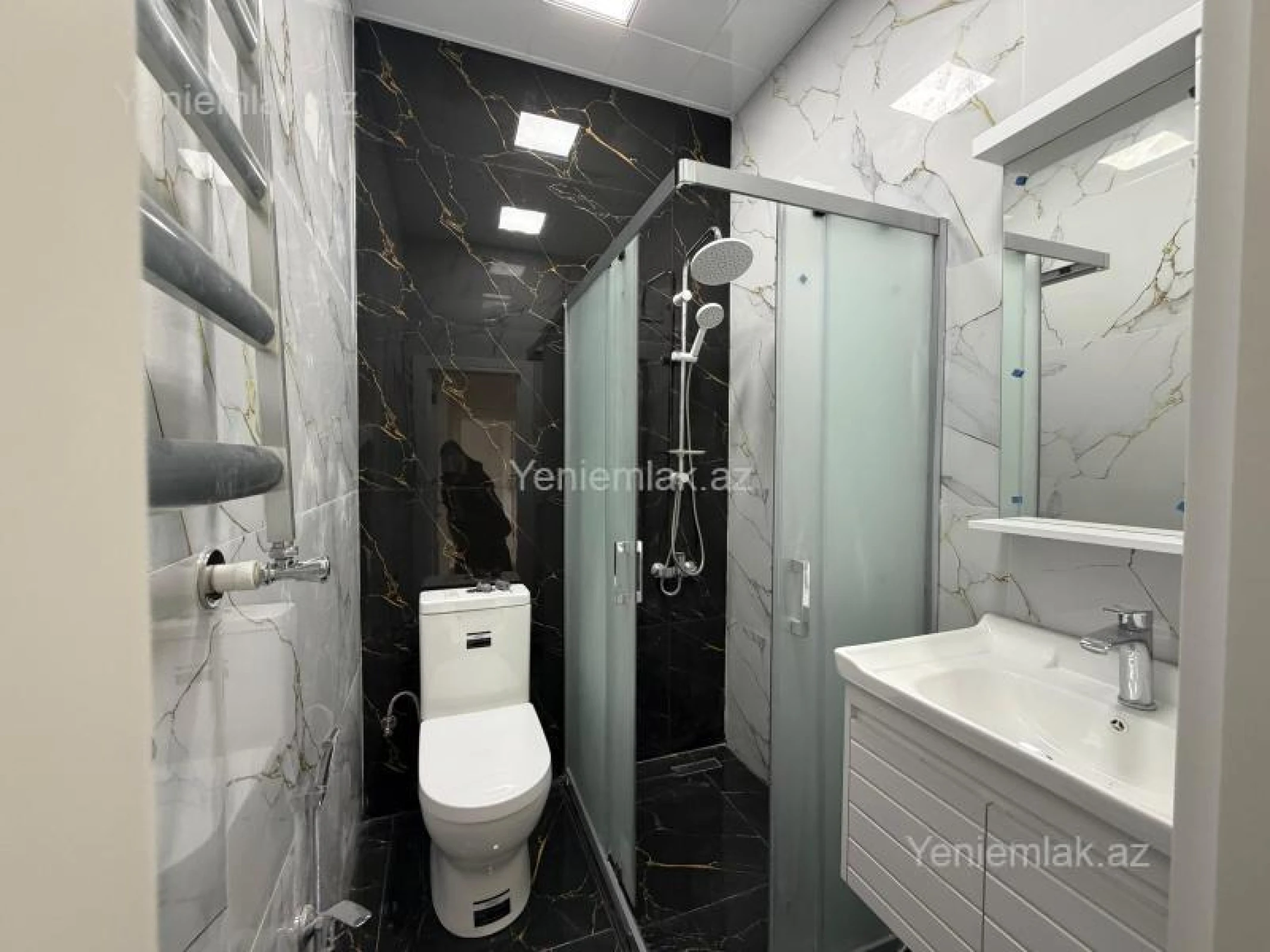 Satılır 2 otaqlı köhnə tikili 56 m²