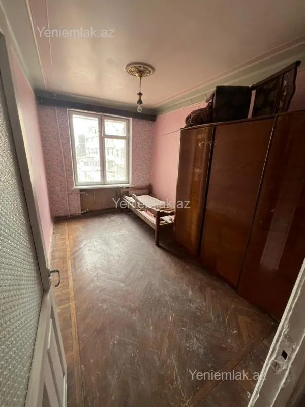Satılır 3 otaqlı köhnə tikili 80 m²