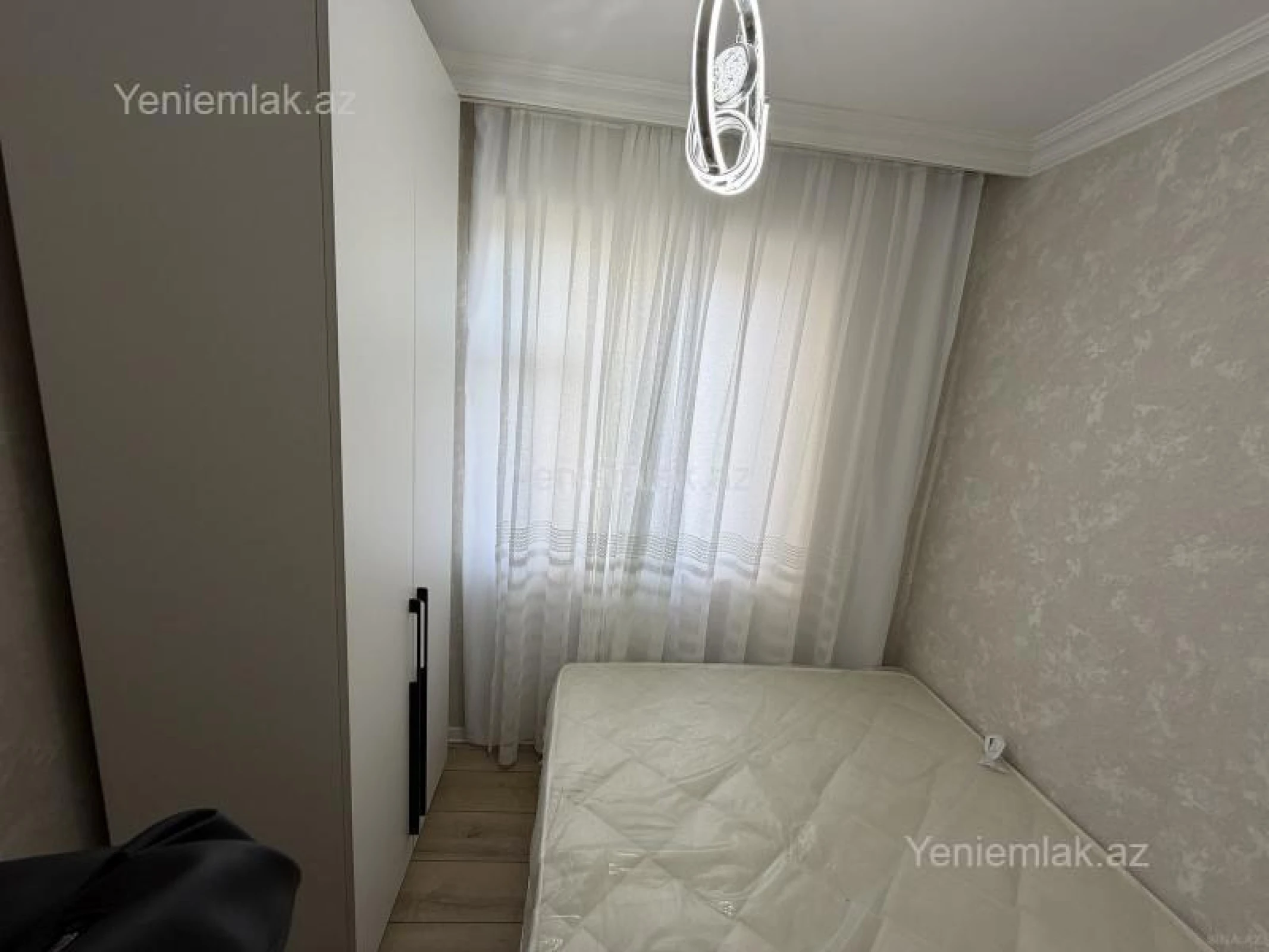 Satılır 2 otaqlı köhnə tikili 40 m²