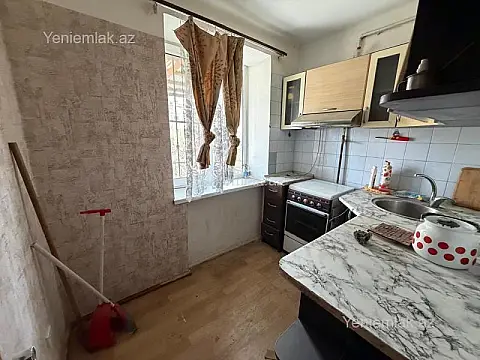 Satılır 2 otaqlı köhnə tikili 45 m²