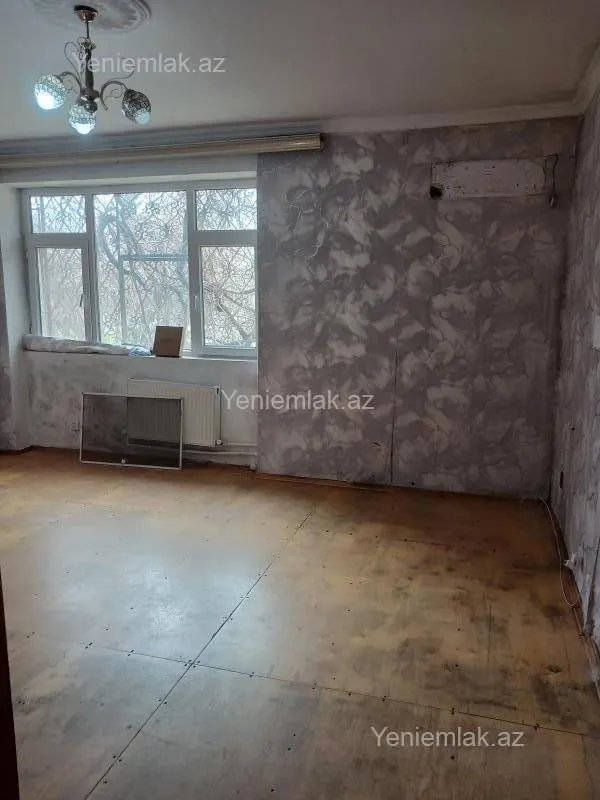 Satılır 3 otaqlı köhnə tikili 55 m²