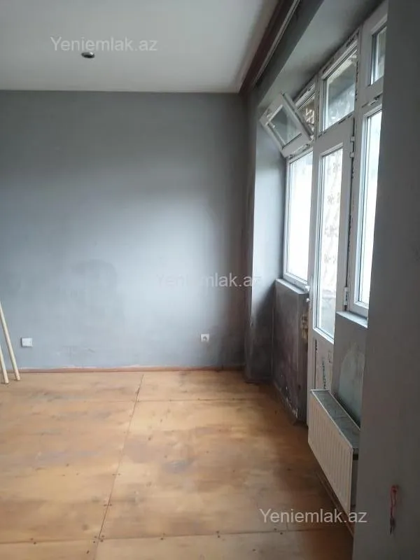 Satılır 3 otaqlı köhnə tikili 55 m²