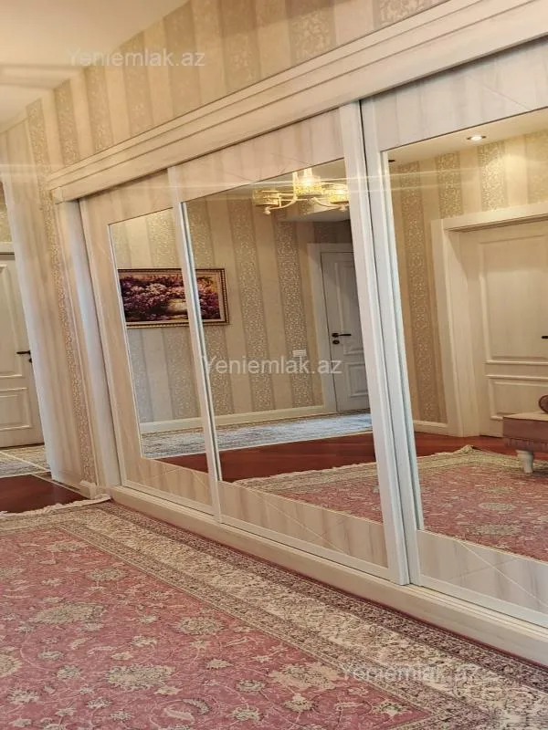 Satılır 3 otaqlı yeni tikili 155 m²