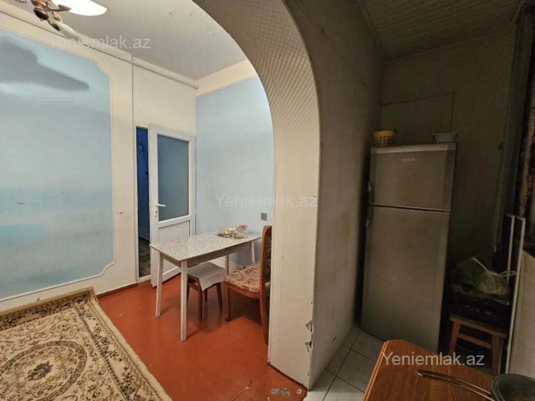 Satılır 2 otaqlı köhnə tikili 55 m²