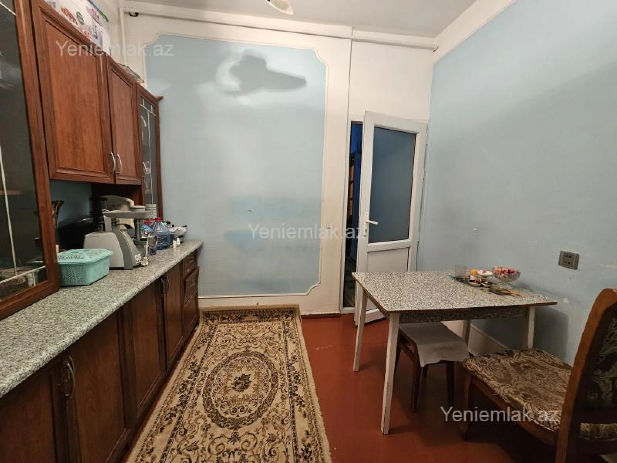 Satılır 2 otaqlı köhnə tikili 55 m²