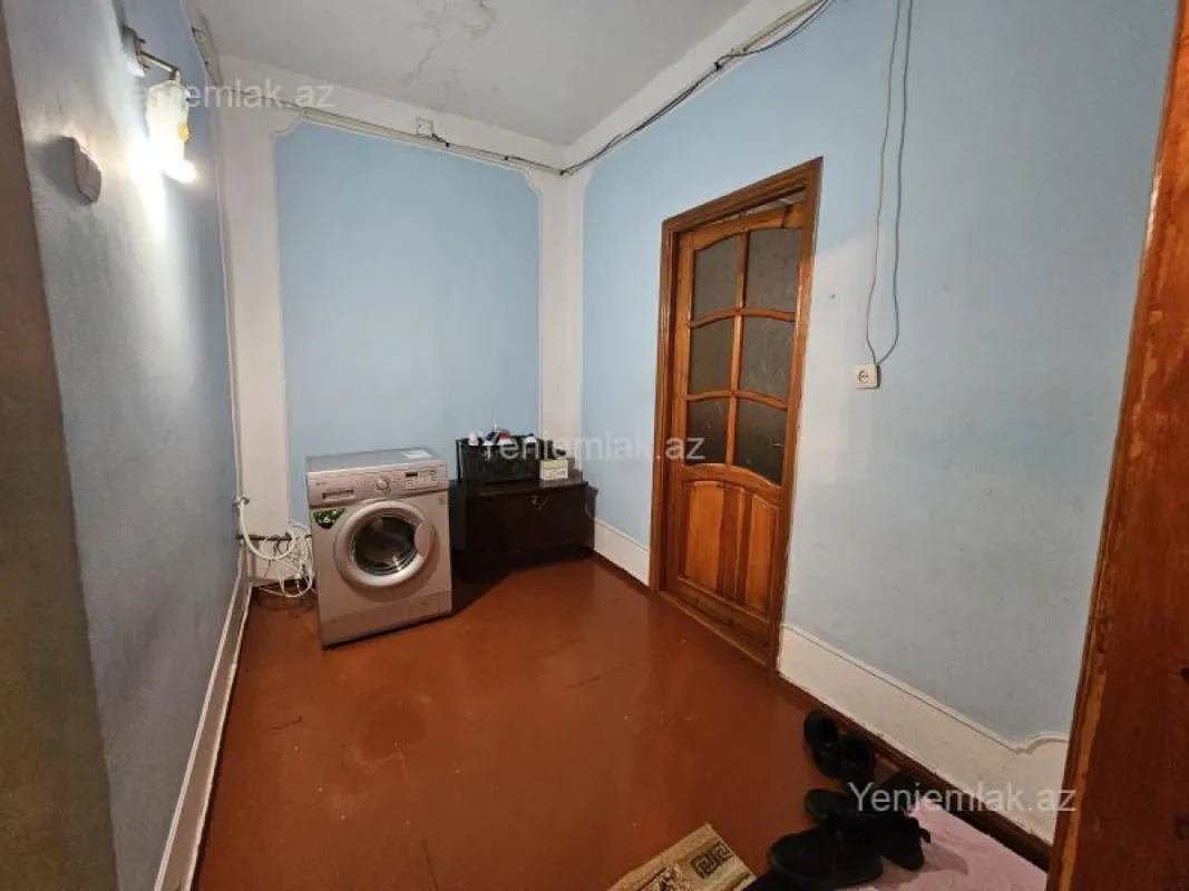 Satılır 2 otaqlı köhnə tikili 55 m²