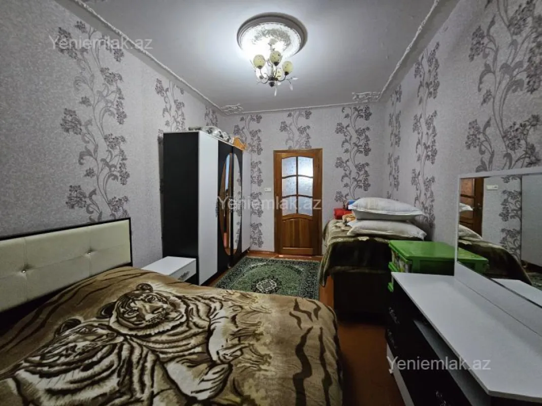 Satılır 2 otaqlı köhnə tikili 55 m²