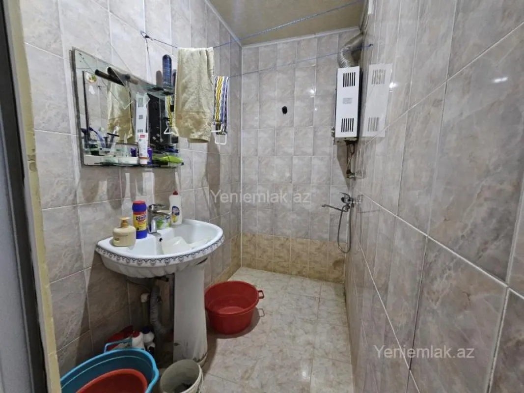 Satılır 2 otaqlı köhnə tikili 55 m²