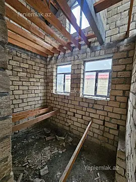 Satılır 5 otaqlı həyət evi 140 m²