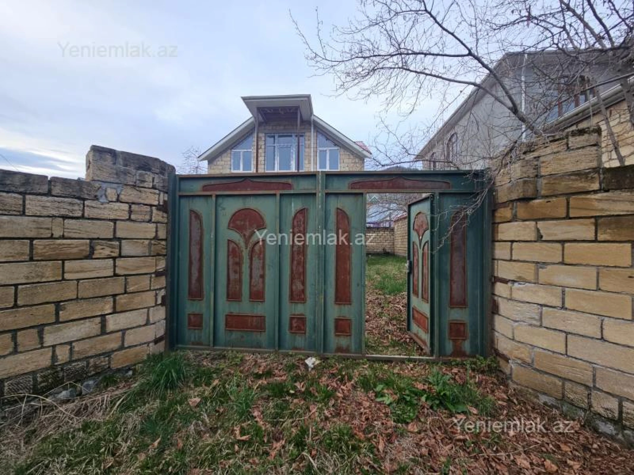 Satılır 5 otaqlı həyət evi 140 m²