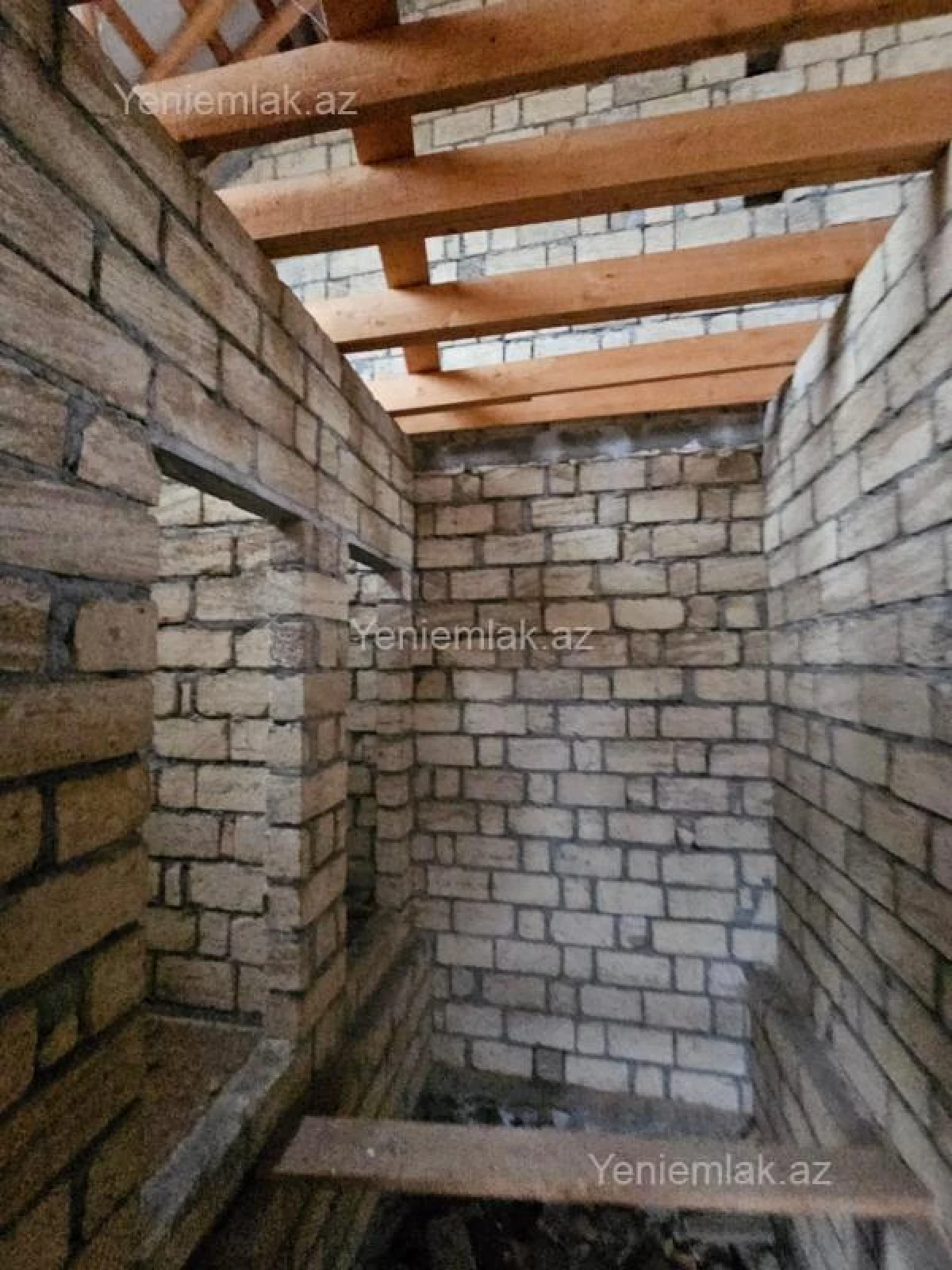 Satılır 5 otaqlı həyət evi 140 m²