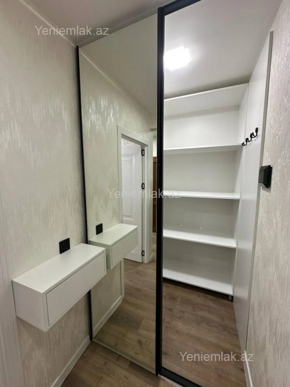 Satılır 2 otaqlı köhnə tikili 60 m²