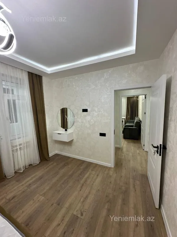 Satılır 2 otaqlı köhnə tikili 60 m²