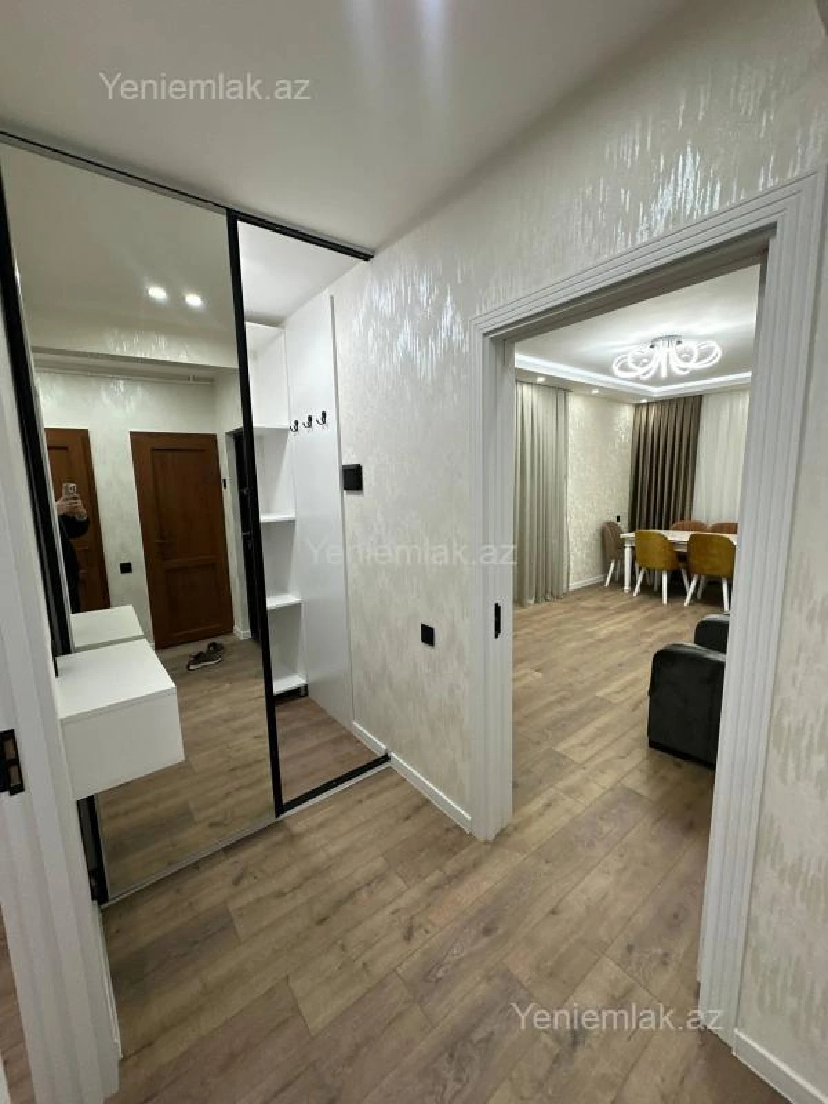Satılır 2 otaqlı köhnə tikili 60 m²